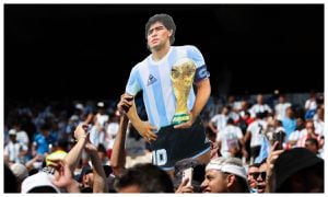 Diego Maradona presente entre los hinchas en el debut de Argentina en el Mundial Qatar 2022