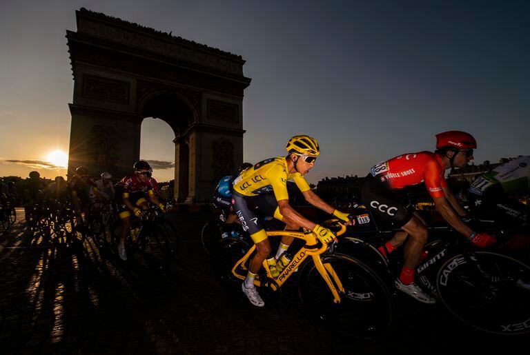 Egan Bernal hizo historia en 2019 al convertirse en el primer latinoamericano en ganar el Tour de Francia.