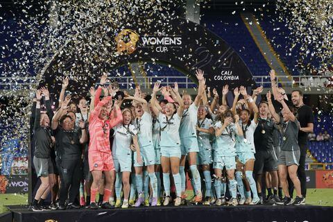 The Women's Cup.