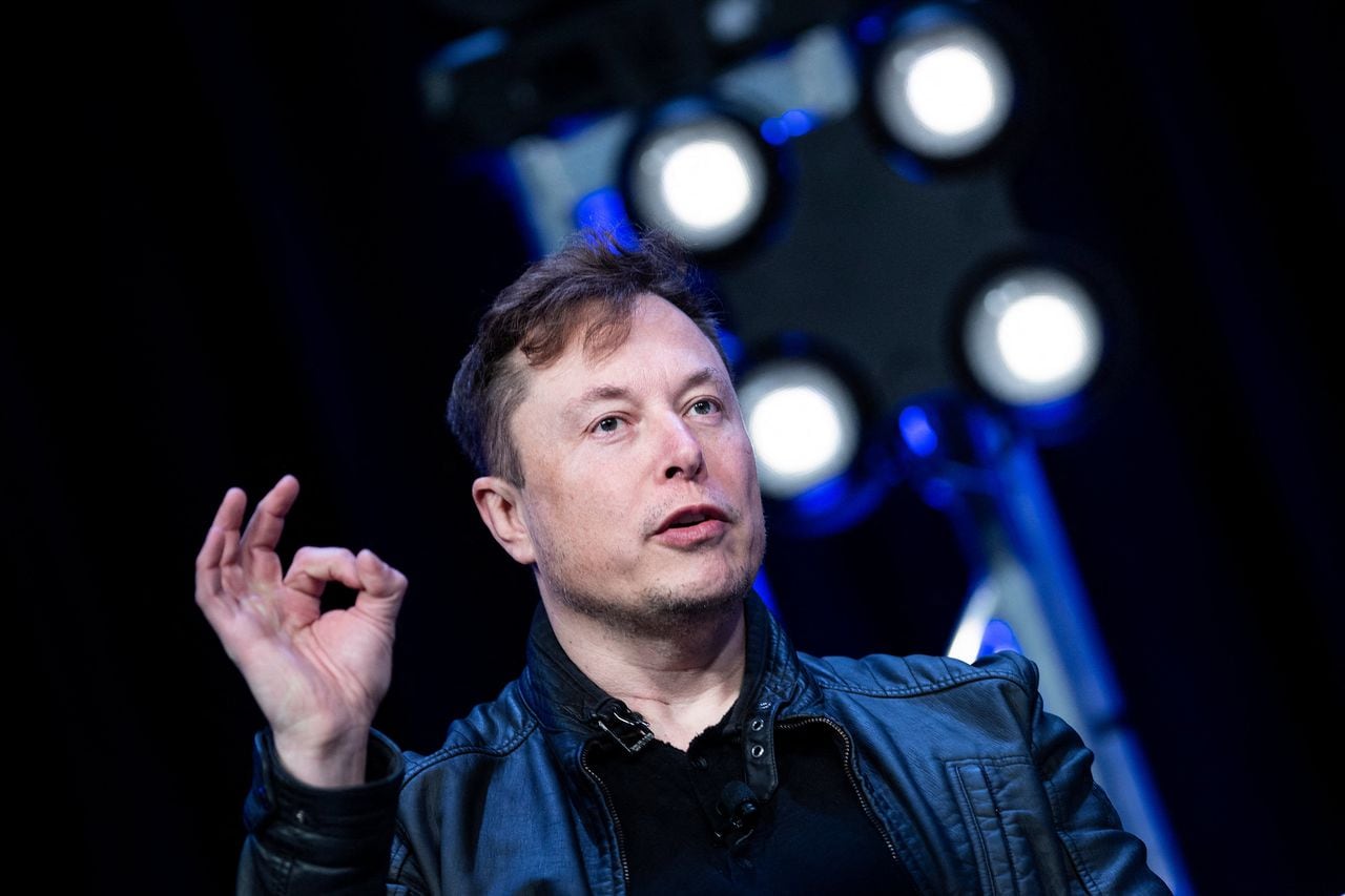 Tesla tendría un equipo dedicado a manejar comentarios negativos sobre Elon Musk en redes