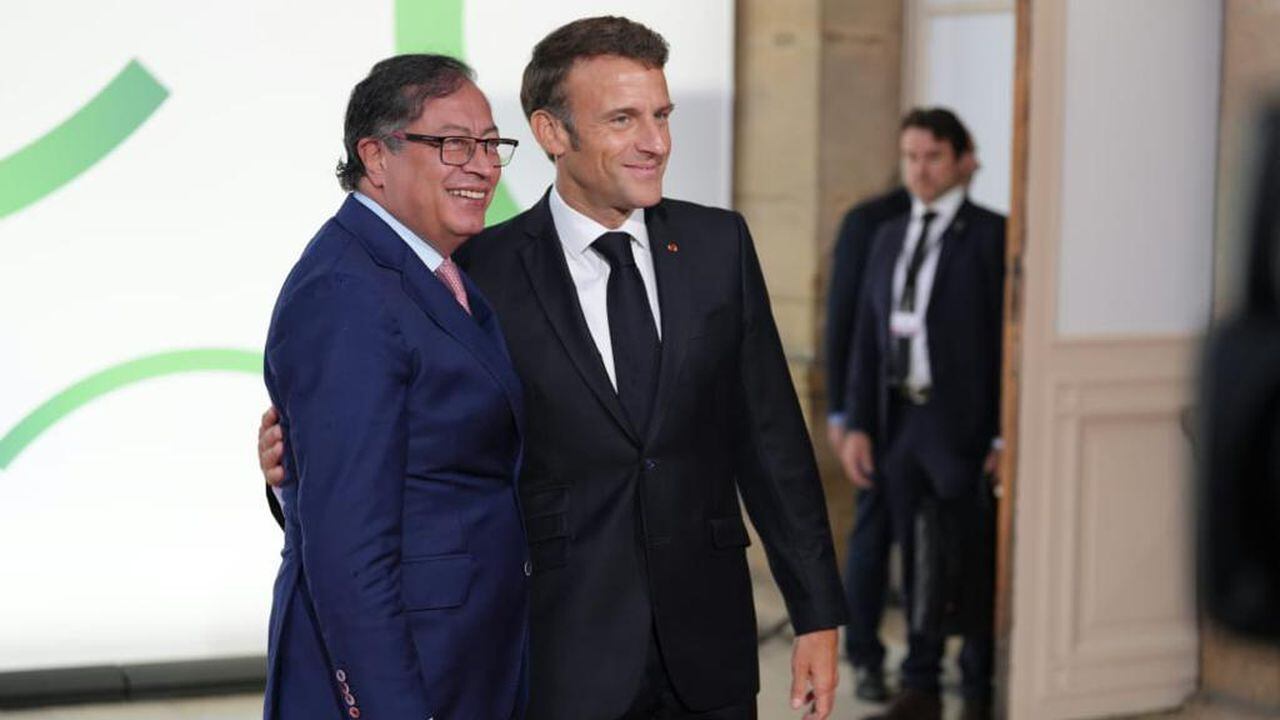 El presidente Gustavo Petro y el presidente francés  Emmanuel Macron