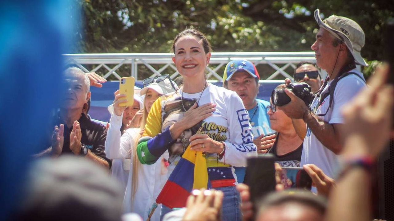 María Corina Machado denunció actos de hostigamiento en su contra por parte de funcionarios chavistas durante su visita a Monagas.