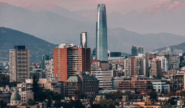 La capital de Chile, Santiago, es la ciudad que más alberga desempleados llegando casi al 10 % de su población