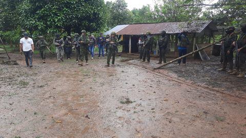 Ejército de Ecuador en el resguardo de San Marcelino, en Putumayo.