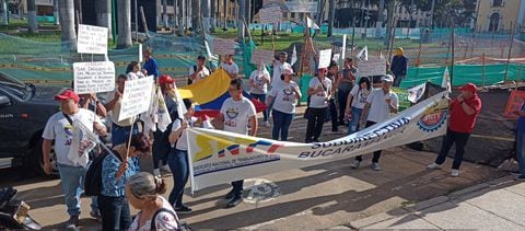 Protesta de trabajadores de Metrolínea en Bucaramanga.