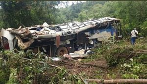 Accidente de un bus en Brasil deja 21 heridos y 10 muertos.