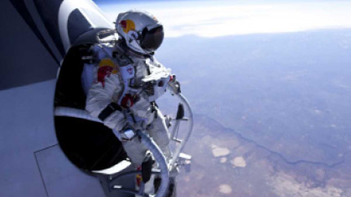 Con su salto, Felix Baumgartner ayudará a descubrir cómo reacciona el cuerpo humano en condiciones espaciales extremas. 