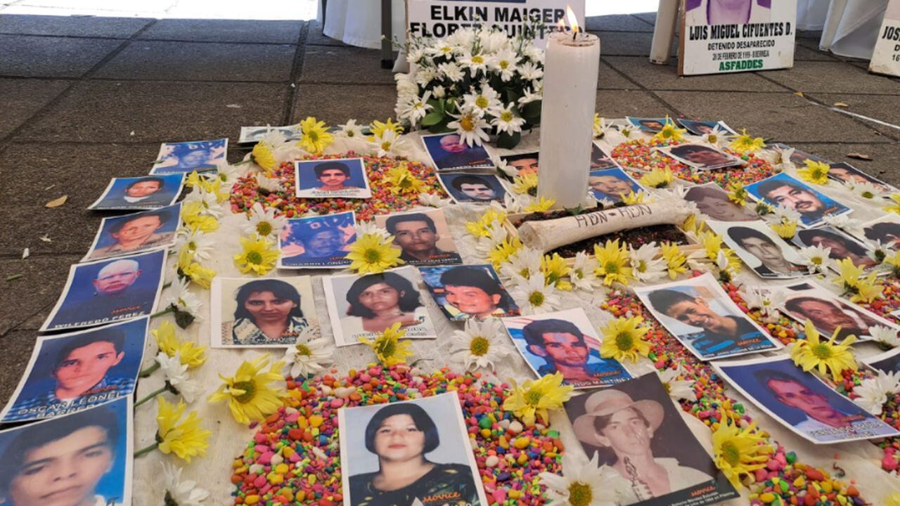Fotos de personas reportadas como desaparecidas en Colombia.