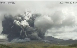 Imagen de la erupción del volcán.
