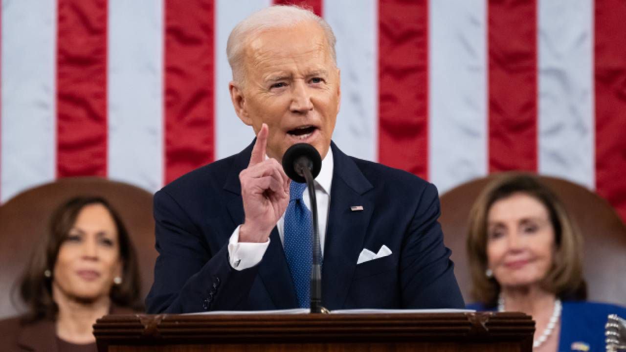 El presidente Joe Biden pronuncia el discurso sobre el Estado de la Unión ante una sesión conjunta del Congreso en la Cámara de Representantes del Capitolio de Estados Unidos. Foto: Saul Loeb - Pool/Getty Images.