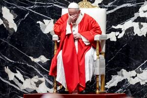 El Papa Francisco celebra la misa del Domingo de Ramos en la Basílica de San Pedro en el Vaticano, el domingo 28 de marzo de 2021 Foto: Giuseppe Lami / Foto de Pool vía AP.