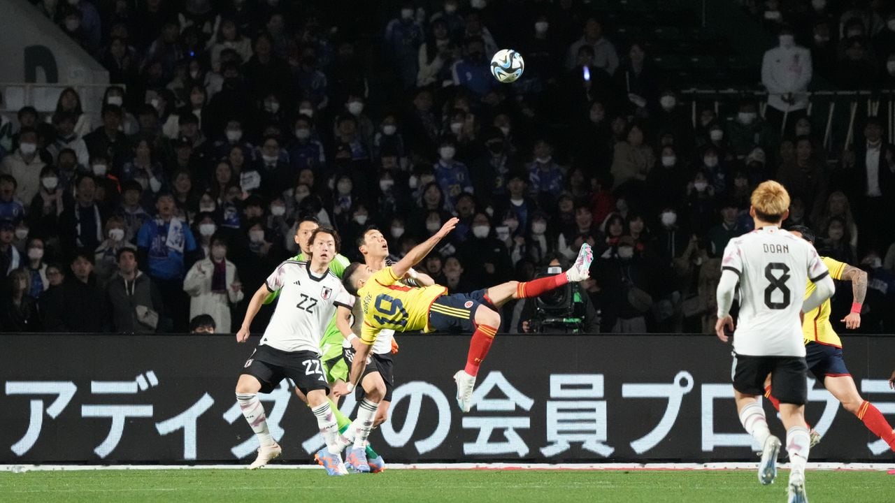 OSAKA, JAPAN - MARCH 28: Rafael Santos Borre of Colombia scores the team's second goal with an overhead kick during the international friendly between Japan and Colombia at Yodoko Sakura Stadium on March 28, 2023 in Osaka, Japan. (Photo by Koji Watanabe/Getty Images)