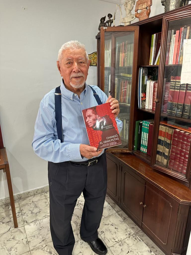 Luis Antonio Cuéllar se graduó de doctorado a sus 98 años