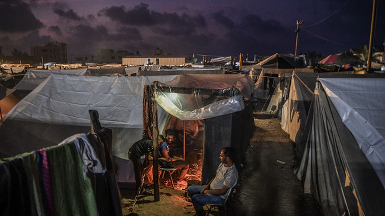 El secretario general de la ONU, António Guterres, se dijo "horrorizado" por el bombardeo contra este campo densamente poblado, hogar de 116.000 refugiados.