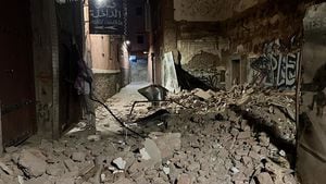 Vista de los escombros después de un terremoto de magnitud 7 en Marrakech, Marruecos, el 9 de septiembre de 2023. Al menos 632 personas murieron y 329 resultaron heridas tras un poderoso terremoto que azotó Marruecos, dijo el sábado el Ministerio del Interior del país. . (Foto de Said Echarif/Agencia Anadolu vía Getty Images)
