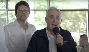 El expresidente Álvaro Uribe aprovechó un evento en Soacha, Cundinamarca para enviar un mensaje al gobierno sobre la reforma a la salud