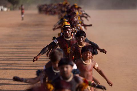 En Imágenes : Ritual funerario Parque Indígena Xingu en Brasil