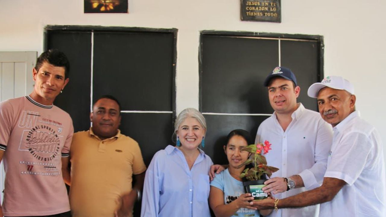 Ministra de Vivienda, Catalina Velasco, entregó las primeras viviendas del programa 'Mi Casa en el Campo', en La Paz, departamento del Cesar.