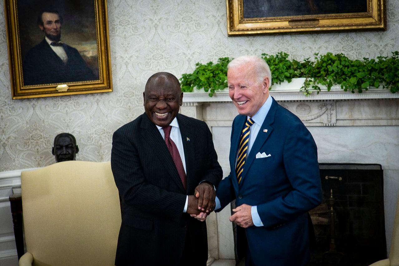 Los presidentes de Estados Unidos y Sudafrica se reunieron luego de las diferencias por la guerra en Ucrania. (Photo by POOL / GETTY IMAGES NORTH AMERICA / Getty Images via AFP)
