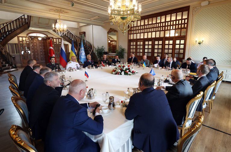 Las negociaciones entre delegados de los gobiernos de Ucrania y Rusia se llevaron a cabo en Turquía. Foto: AFP.