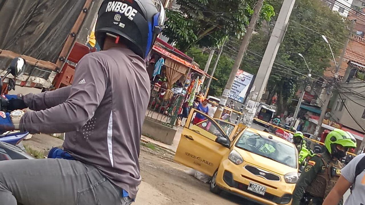 Incautan taxi en Comuna 13 por cargar explosivos