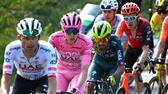 Tadej Pogačar y Daniel Martínez mano a mano en el Giro de Italia 2024