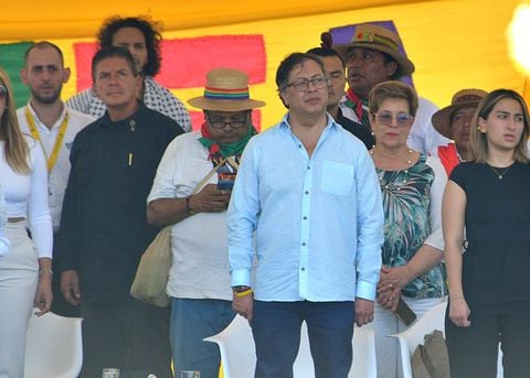 Presidente Gustavo Petro hace presencia en la minga indígena en puerto resistencia