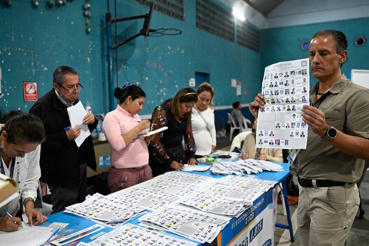Este domingo 25 de junio, se llevaron a cabo las elecciones presidenciales en Guatemala, la cuales estuvieron marcadas por la incertidumbre.
