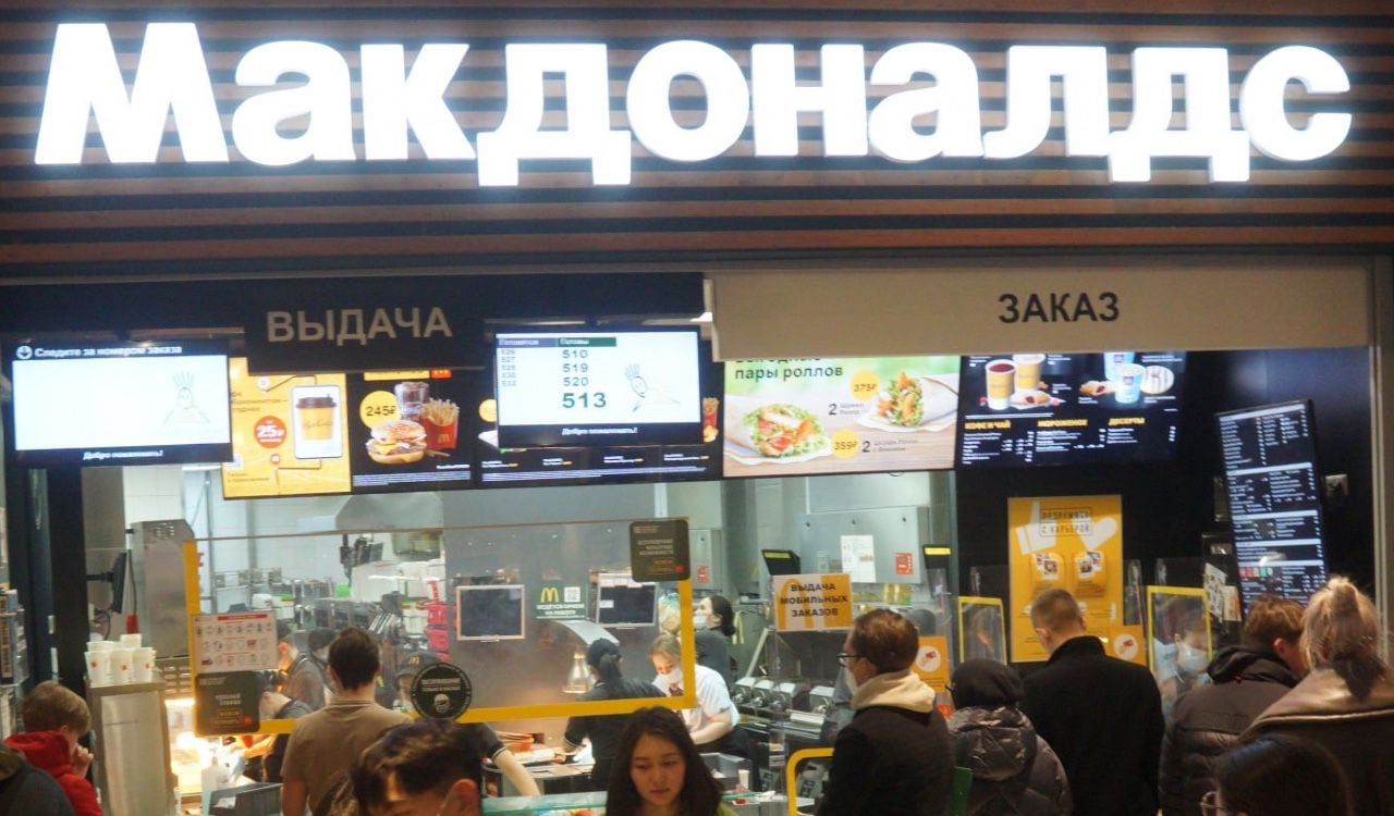 La reventa de hamburguesas se convirtió en un negocio para algunos rusos