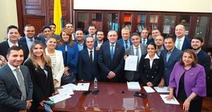  El Partido Conservador ratificó su posición independiente y crítica ante las reformas sociales al rechazar la renuncia de su presidente, Efraín Cepeda.