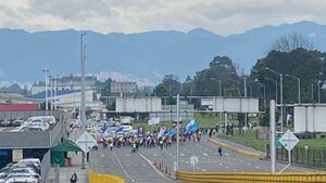 Manifestación pacífica pide el regreso del oratorio al aeropuerto El Dorado. Foto: Twitter: @BogotaTransito