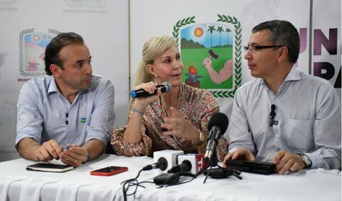 Durante un encuentro en Palmira, la gobernadora Dilian Francisca Toro presentó al Ministro de Transporte, William Camargo, los proyectos de Infraestructura que se ejecutan en el Valle con recursos de la nación.