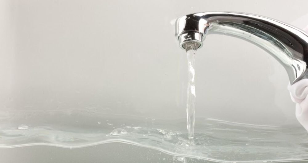 Imagen de referencia de servicio de agua potable.
