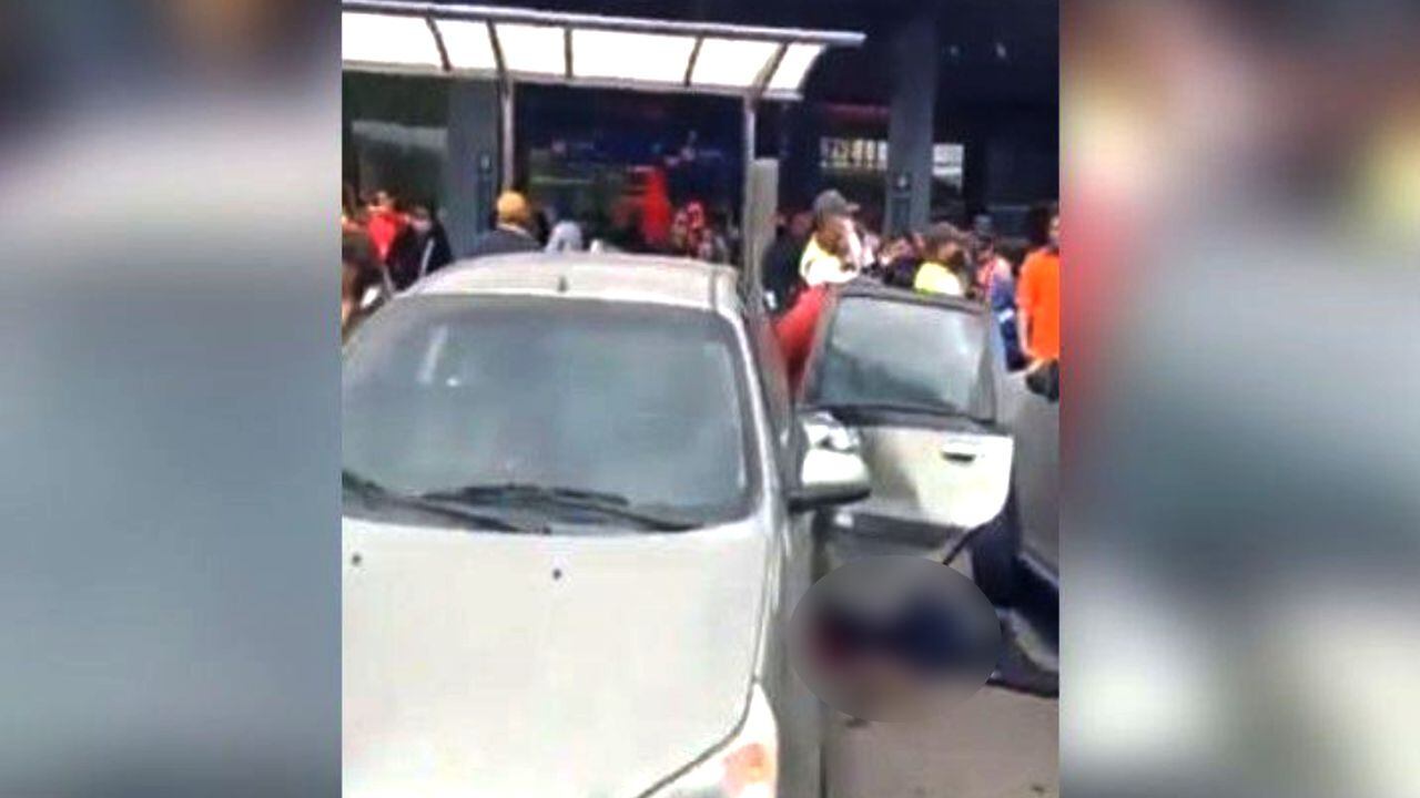Accidente de Tránsito en la Terminal de Transporte en Bogotá dejó varios heridos.