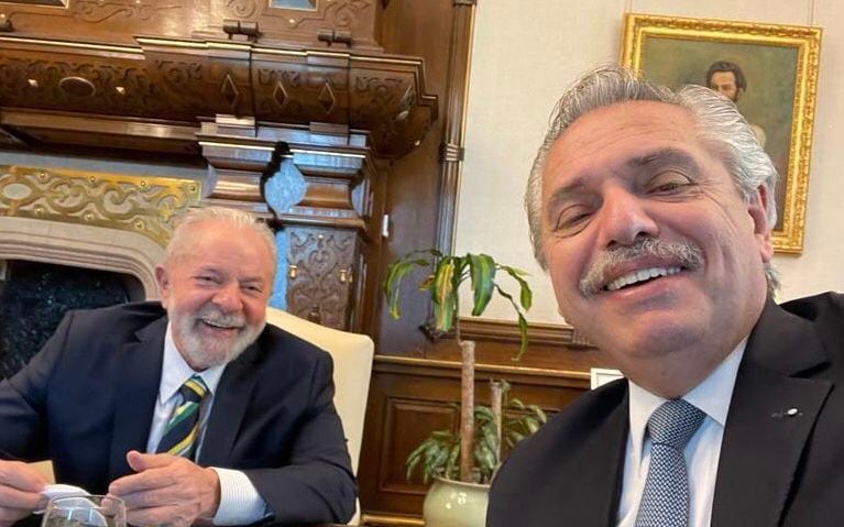 El presidente argentino Alberto Fernández se reunirá este lunes en Sao Paulo con Luiz Inácio Lula da Silva tras su triunfo, informó la presidencia.