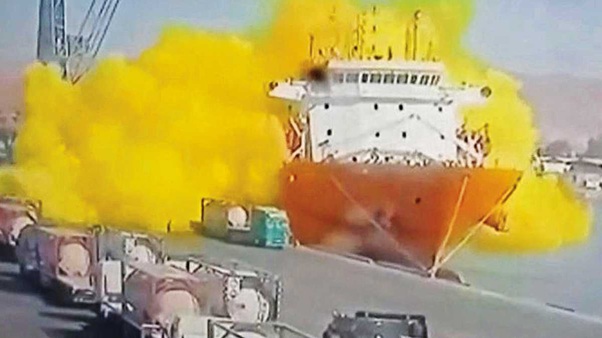 Imagen de la explosión en el puerto en Jordania.