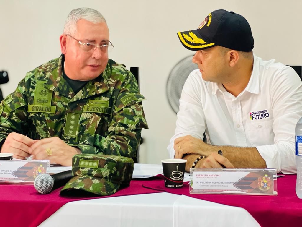 El general Helder Fernán Giraldo Bonilla, comandante de las Fuerzas Militares, analiza la situación de seguridad en el departamento de Arauca.