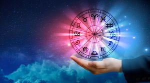 El horóscopo suele deparar el futuro de cada signo, según la lectura de las cartas del tarot.
