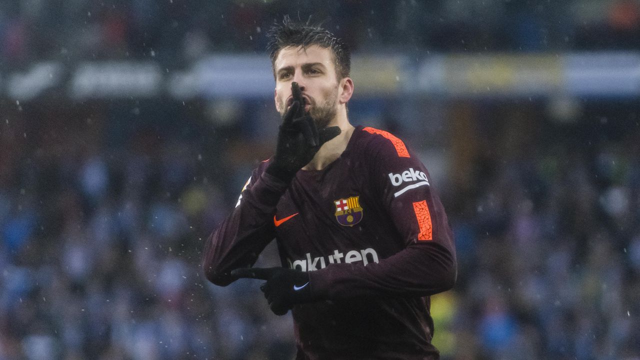 BARCELONA, SPAIN - FEBRUARY 04: Gerard Pique Bernabeu of FC Barcelona celebrates after scoring his goal during the La Liga 2017-18 match between RCD Espanyol and FC Barcelona at RCDE Stadium on 04 February 2018 in Barcelona, Spain. (Photo by Power Sport Images/Getty Images)