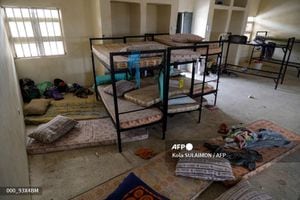 El dormitorio desierto se muestra en la Escuela Secundaria de Niñas del Gobierno, el día después del secuestro de más de 300 escolares por hombres armados en Jangebe, una aldea en el estado de Zamfara, al noroeste de Nigeria.