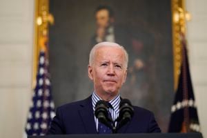 Equipo de Joe Biden retira a periodistas después de hacerle preguntas sobre la frontera