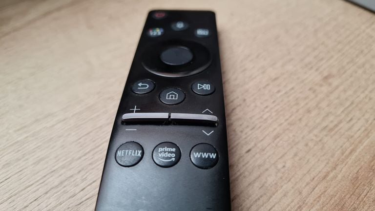 El control remoto de algunos SmartTV cuentan con botones dedicados para Netflix u otras plataformas.