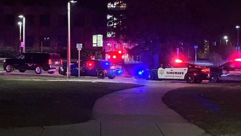 El personal de emergencia respondió a un tiroteo en la Universidad Estatal de Michigan, EE.UU.