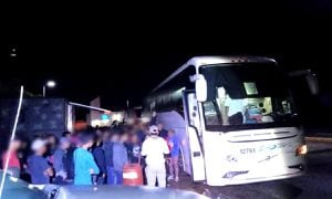 Cerca de 180 migrantes fueron encontrados en situación de hacinamiento en bus que transitaba por vías de Mexico
