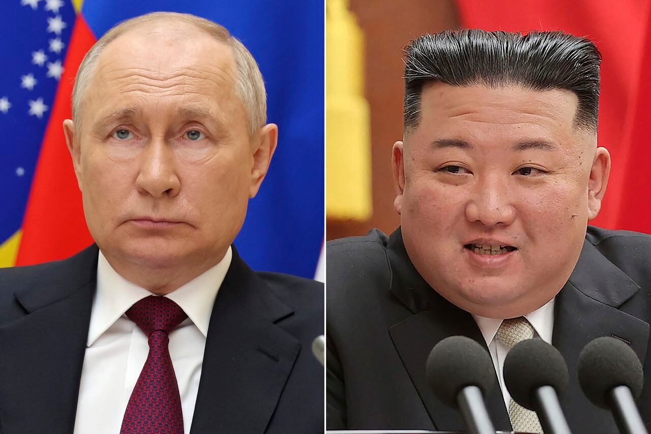 El presidente ruso, Vladimir Putin, escucha durante una reunión en Moscú, el 23 de agosto de 2023, y el líder norcoreano, Kim Jong Un, habla durante una reunión del gobernante Partido de los Trabajadores en su sede en Pyongyang, Corea del Norte, a principios de 2023.