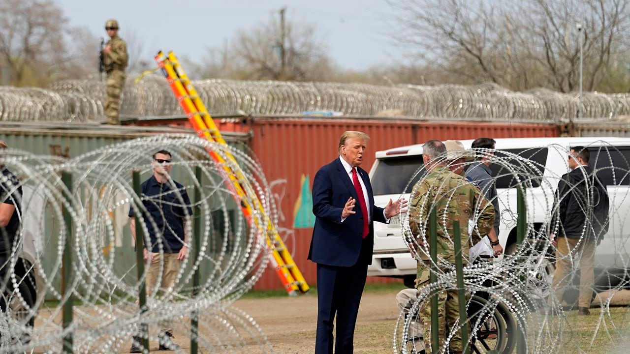 La campaña de Trump describió la frontera actual como una "escena del crimen" y dijo que el expresidente "delinearía su plan para poner a Estados Unidos en primer lugar y asegurar la frontera inmediatamente después de asumir el cargo".