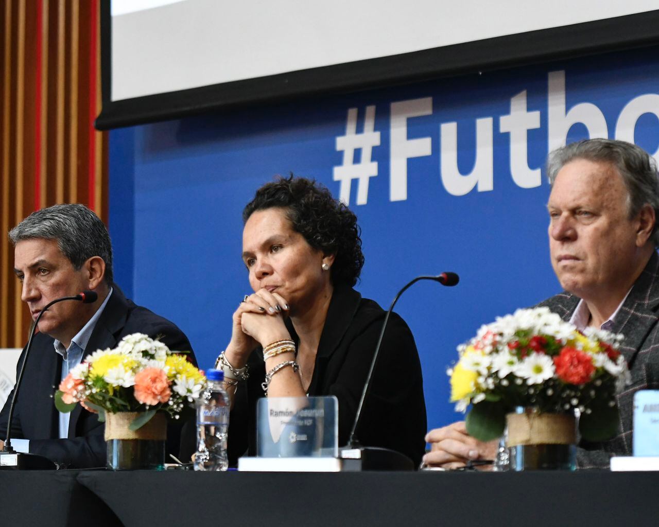 PIE DE FOTO
Fernando Jaramillo, presidente de la Dimayor; Astrid Rodríguez, mindeportes, y Ramón Jesurún, presidente de la Federación Colombiana de Fútbol.