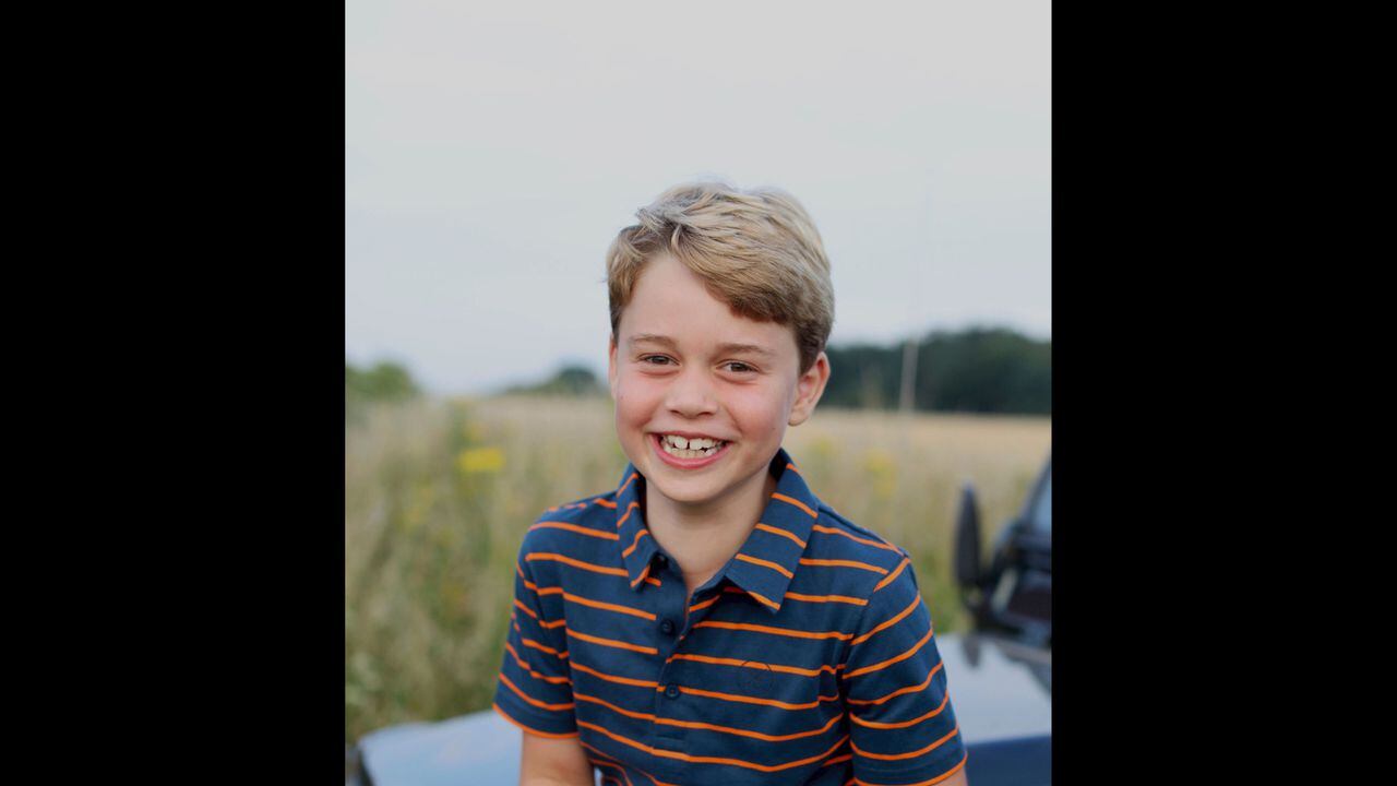 El hijo mayor del príncipe William y Kate Middleton retratado por su madre en su casa campestre en Norfolk.