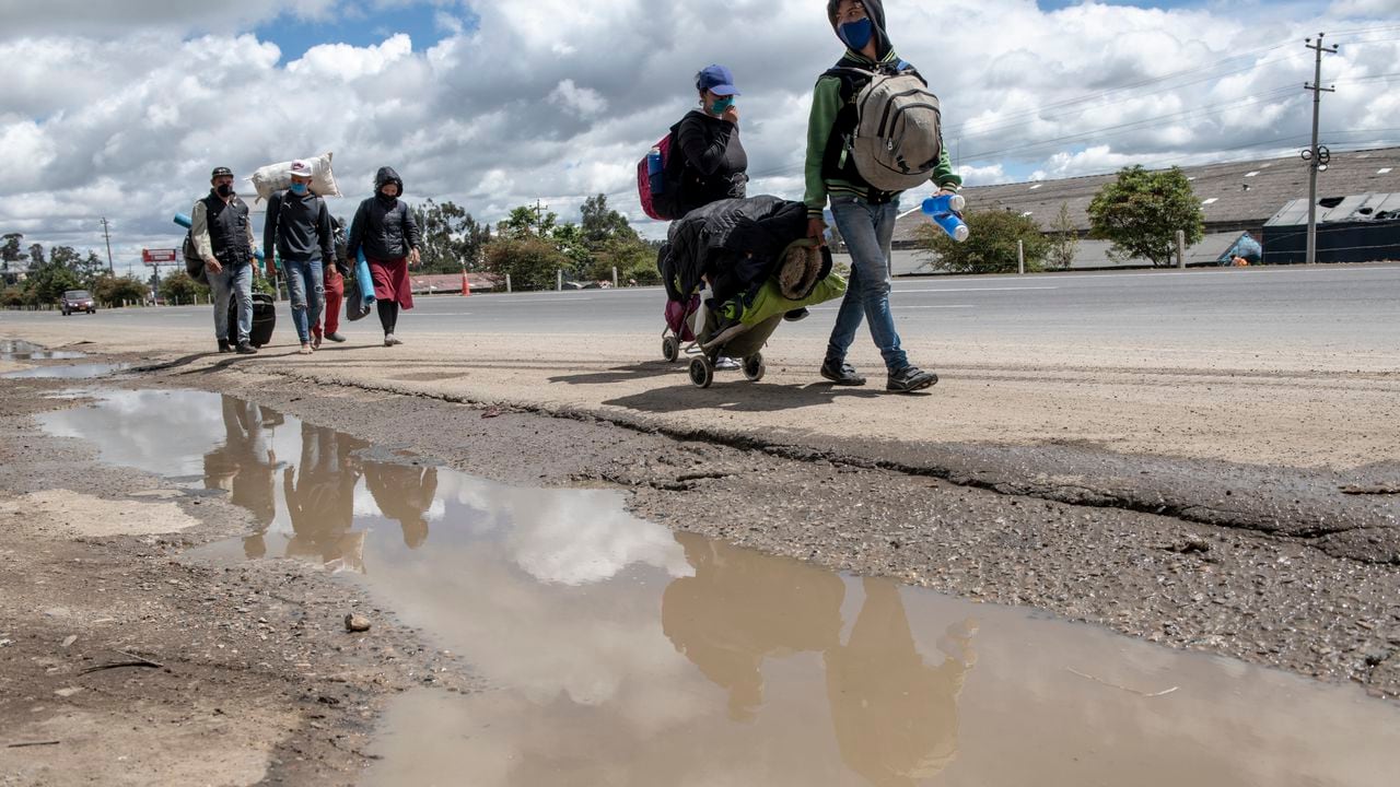 Informe documenta violación de derechos a los caminantes venezolanos