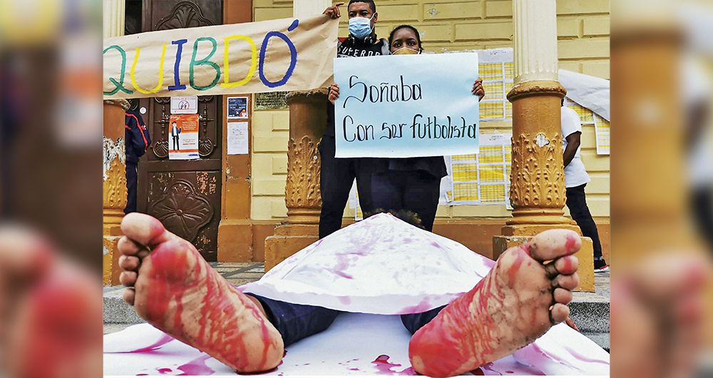 Los jóvenes de Quibdó realizaron una protesta para pedirles a las autoridades que protejan a la comunidad, que está a merced de las bandas delincuenciales, las cuales se imponen con el miedo de las balas. 